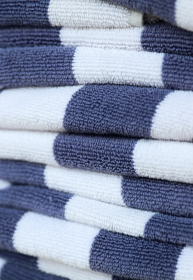 Bulk Towel Cleaning and Labor Costs: laundryservices.sg